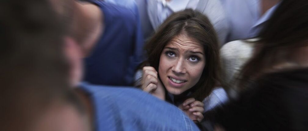 The alarming state of a woman can be caused by cervix osteochondrosis