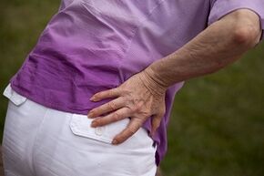 Pain in the hip joint with osteoarthritis